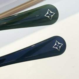 Picture of Louis Vuitton Sunglasses _SKUfw77095918fw